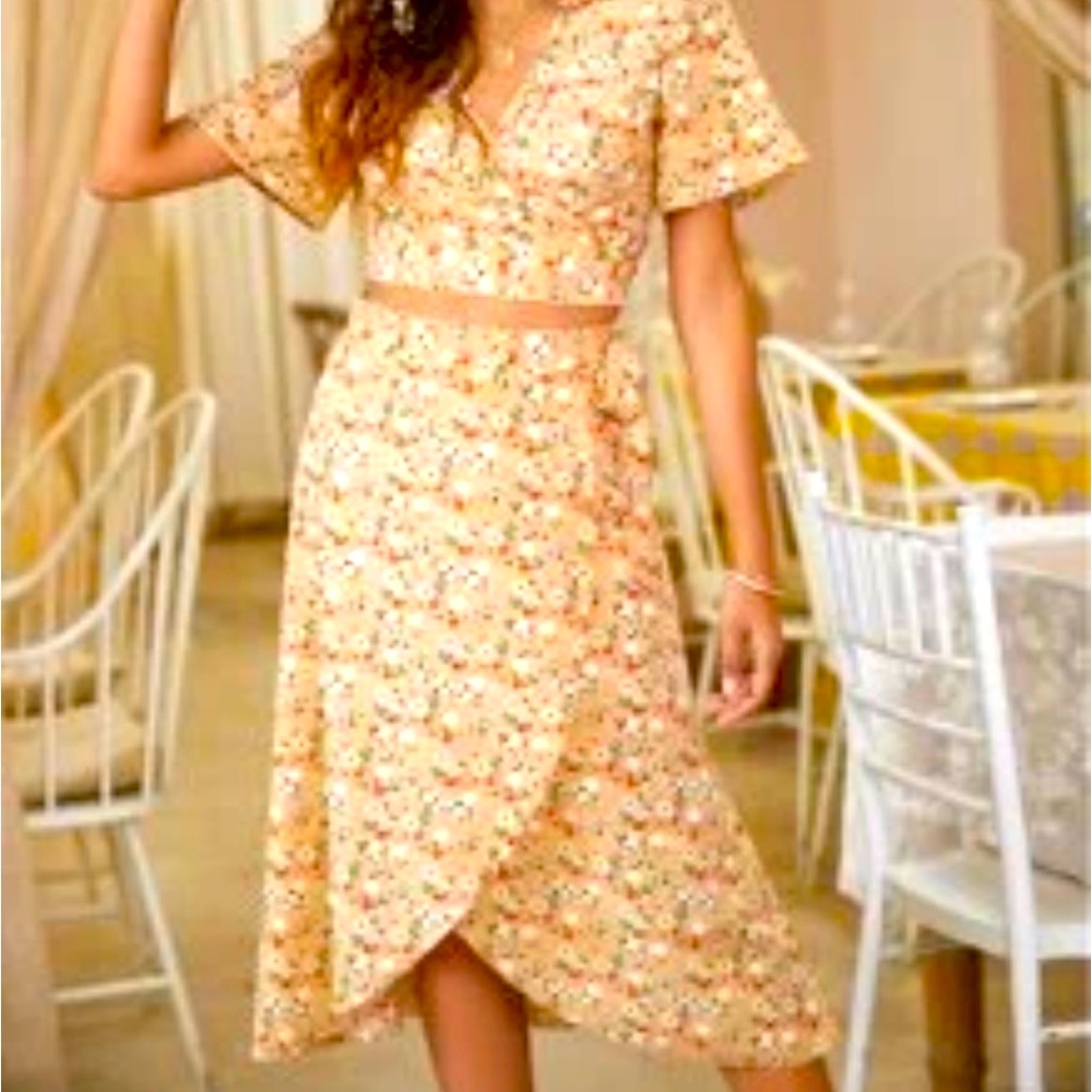 Never worn Wrap skirt set!
